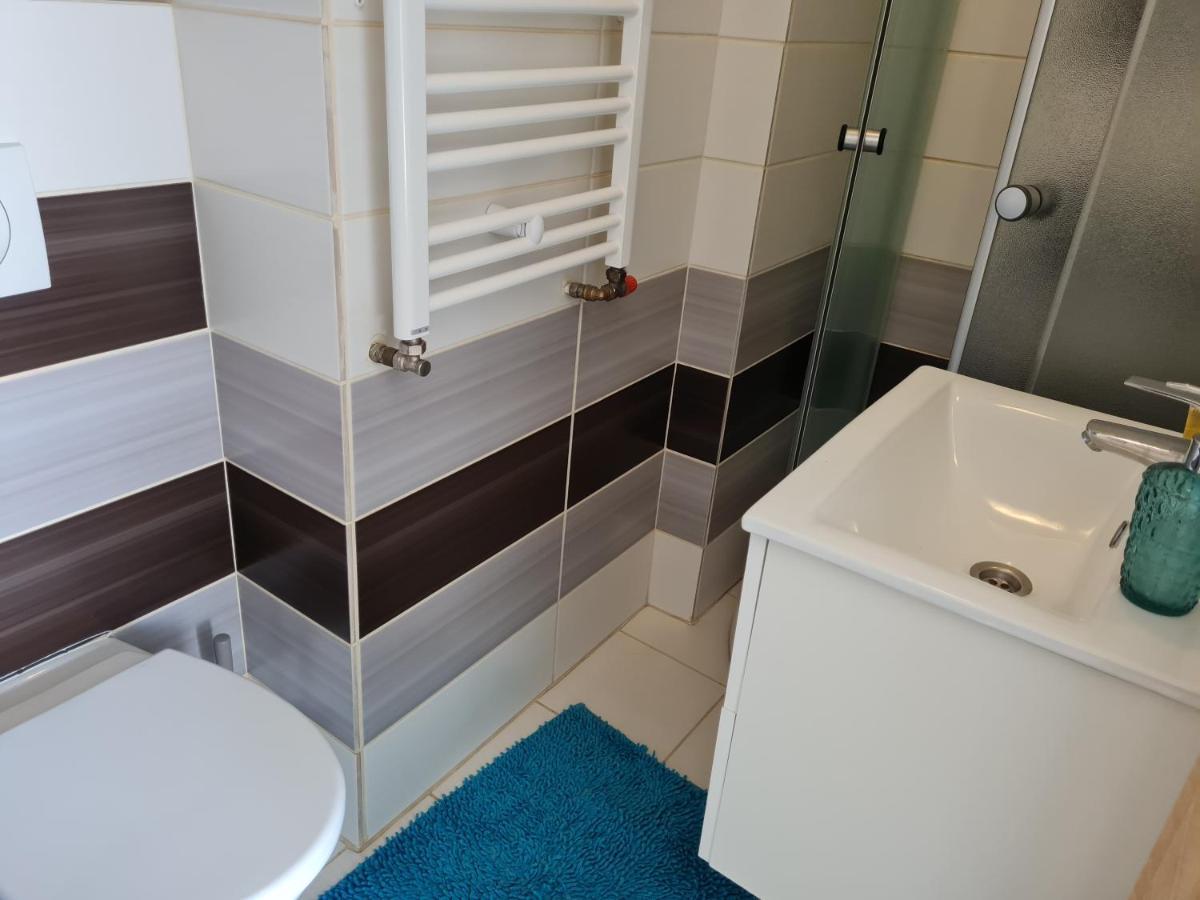 Bela - Pokoje Z Aneksami I Apartamenty Kołobrzeg Exterior foto